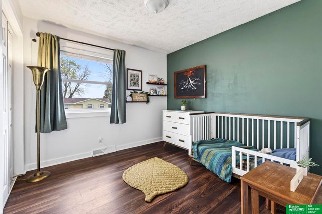 10617 M Street, Omaha, NE 68127