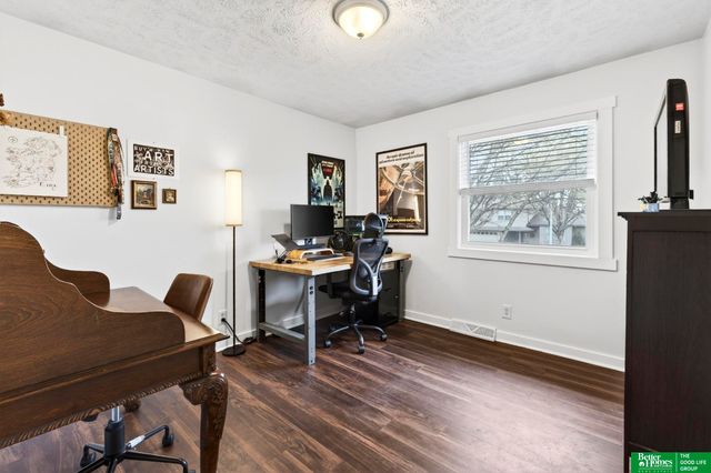 10617 M Street, Omaha, NE 68127