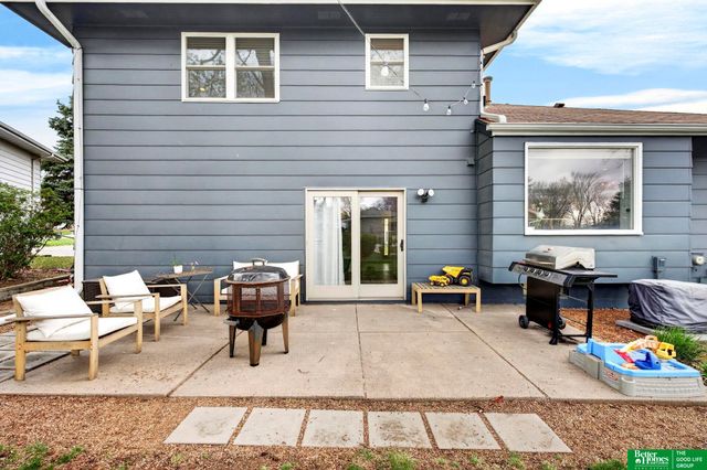 10617 M Street, Omaha, NE 68127