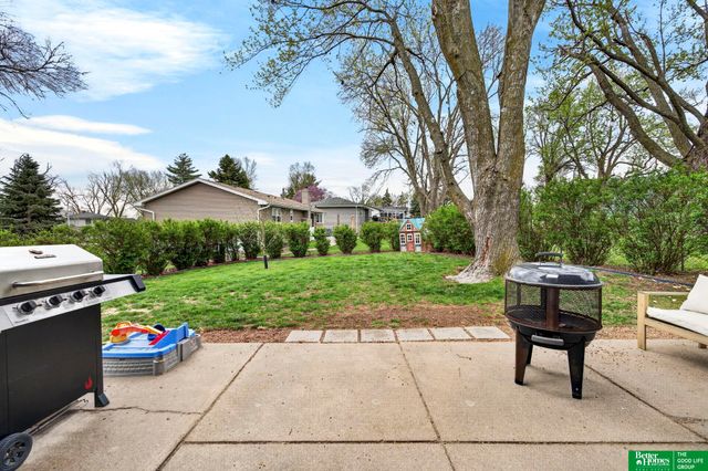 10617 M Street, Omaha, NE 68127