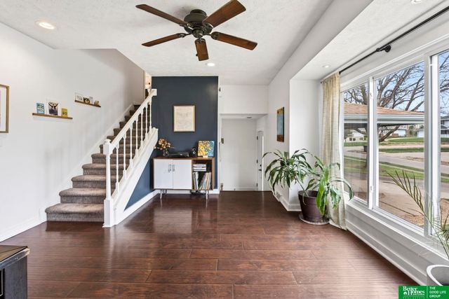 10617 M Street, Omaha, NE 68127