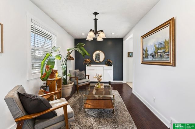 10617 M Street, Omaha, NE 68127