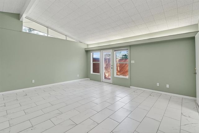 1813 Clare Dr, Alice, TX 78332