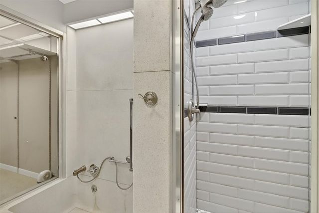 1813 Clare Dr, Alice, TX 78332