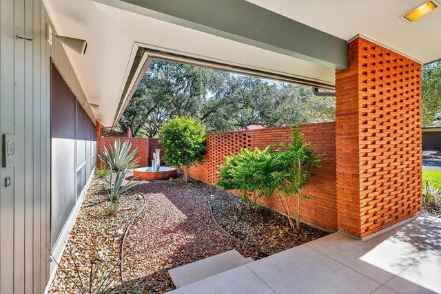 1813 Clare Dr, Alice, TX 78332