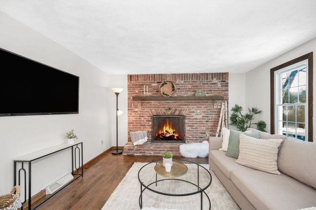 50 Glenwood Road, Tewksbury, MA 01876