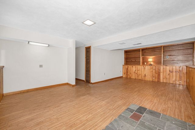 50 Glenwood Road, Tewksbury, MA 01876