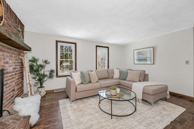 50 Glenwood Road, Tewksbury, MA 01876