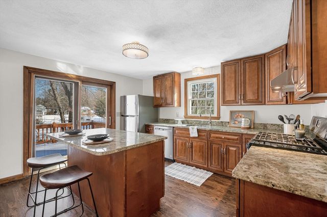 50 Glenwood Road, Tewksbury, MA 01876