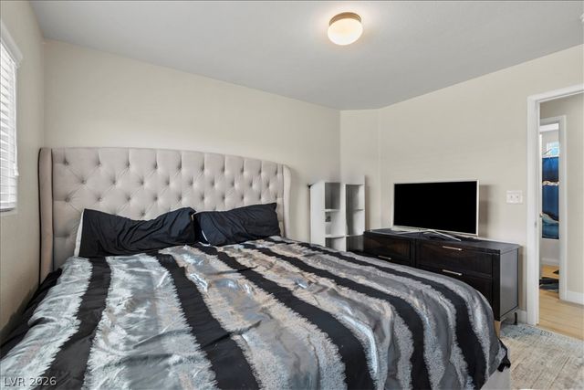 9548 Windsor Forest Court, Las Vegas, NV 89123