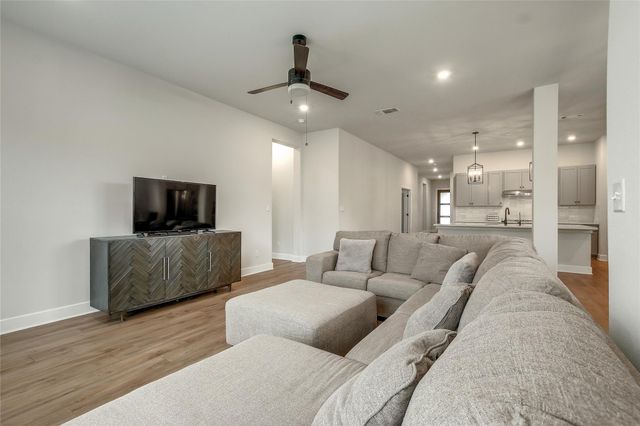 1016 Dog Iron ST, Georgetown, TX 78633