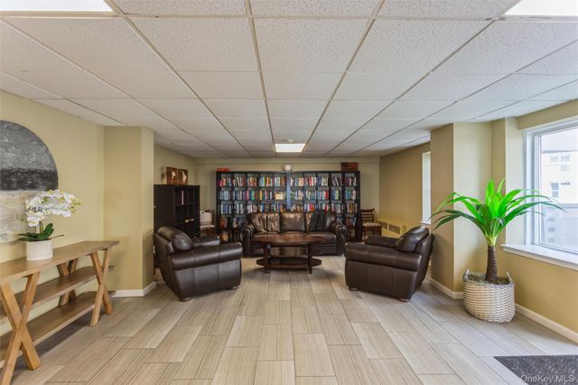 600 Shore Road 3S, Long Beach, NY 11561