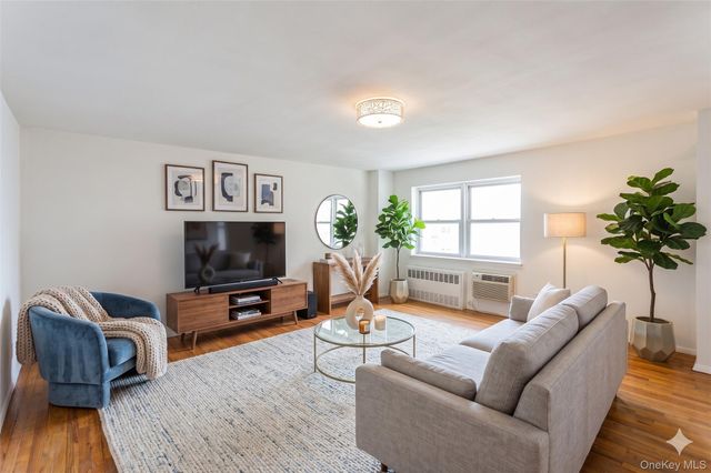 600 Shore Road 3S, Long Beach, NY 11561