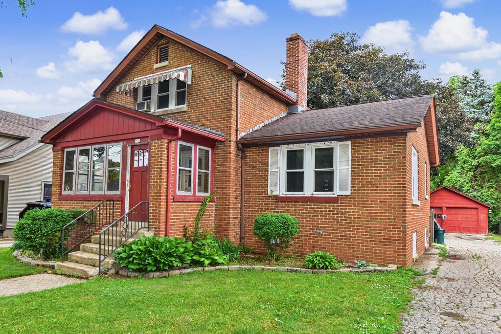 200 Schemmer STREET, Burlington, WI 53105