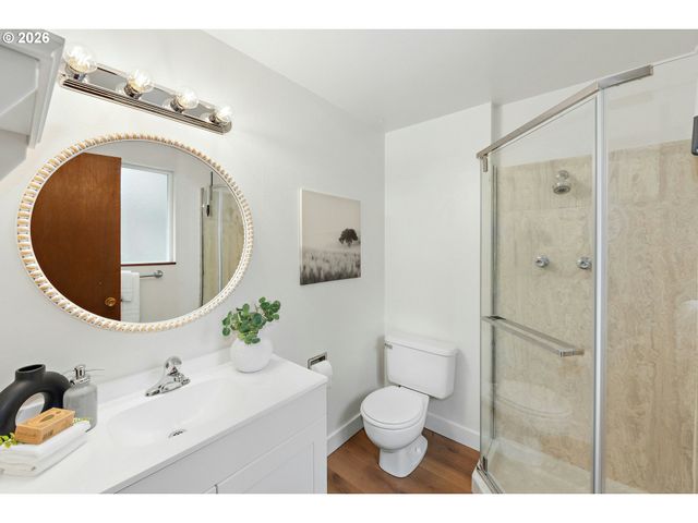 5540 Sw SEYMOUR St, Portland, OR 97221