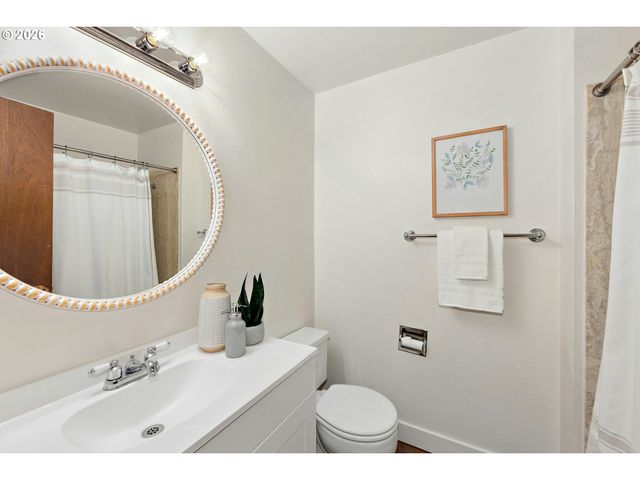 5540 Sw SEYMOUR St, Portland, OR 97221