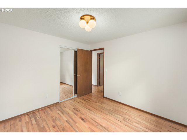 5540 Sw SEYMOUR St, Portland, OR 97221