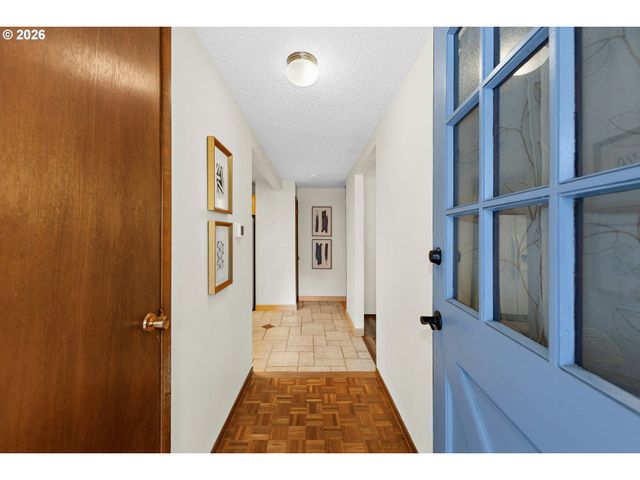 5540 Sw SEYMOUR St, Portland, OR 97221
