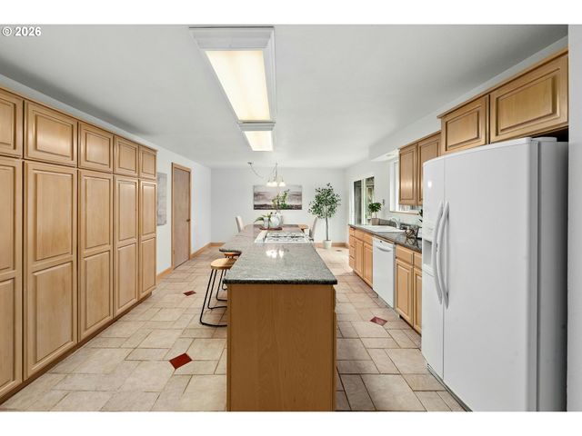 5540 Sw SEYMOUR St, Portland, OR 97221