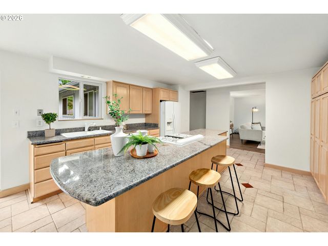 5540 Sw SEYMOUR St, Portland, OR 97221