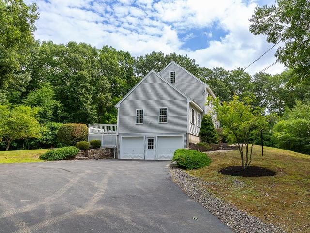 13 Cottonwood Road, Plaistow, NH 03865
