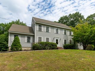13 Cottonwood Road, Plaistow, NH 03865