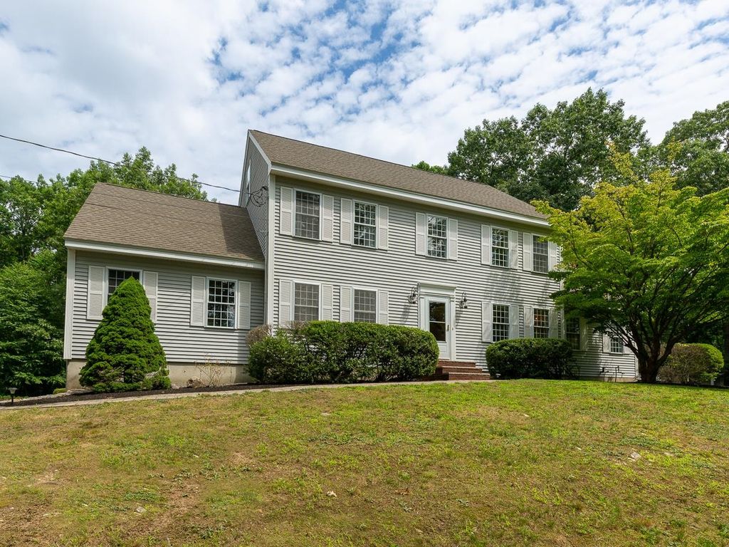 13 Cottonwood Road, Plaistow, NH 03865