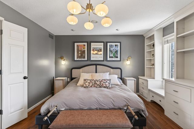 1504 Fairfield Road S, Minnetonka, MN 55305