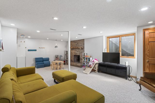 1504 Fairfield Road S, Minnetonka, MN 55305