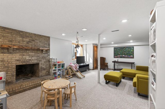 1504 Fairfield Road S, Minnetonka, MN 55305