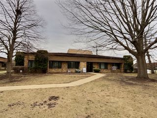 632 N 1st Bank Drive, Palatine, IL 60067