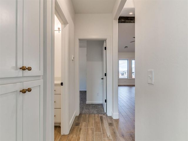 1901 Hollow Crest Court, Norman, OK 73071