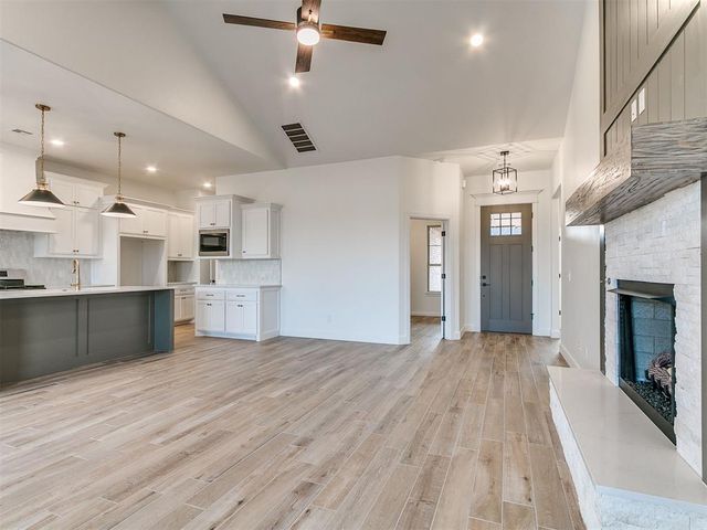 1901 Hollow Crest Court, Norman, OK 73071