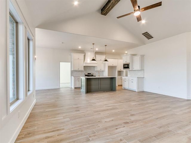 1901 Hollow Crest Court, Norman, OK 73071