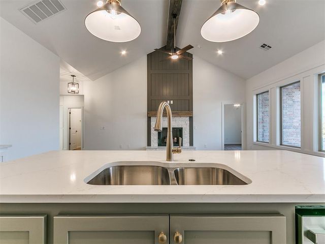 1901 Hollow Crest Court, Norman, OK 73071