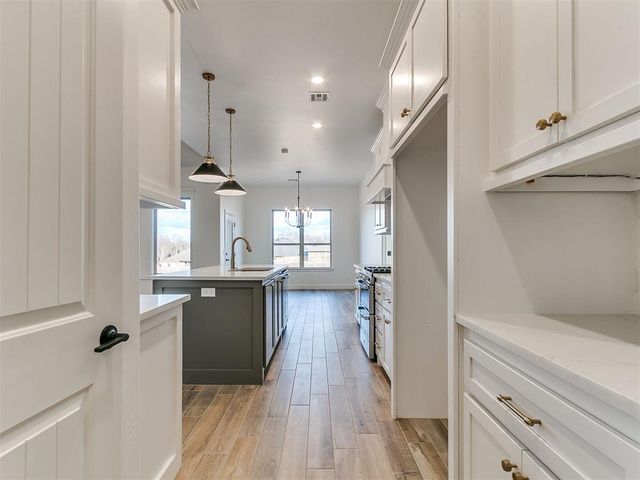 1901 Hollow Crest Court, Norman, OK 73071