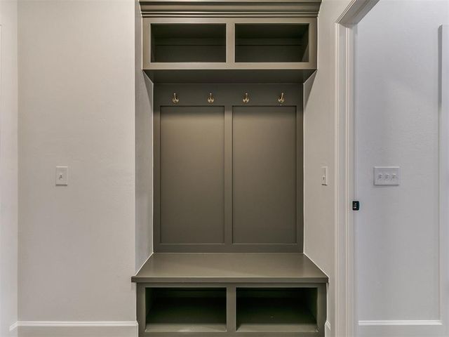 1901 Hollow Crest Court, Norman, OK 73071