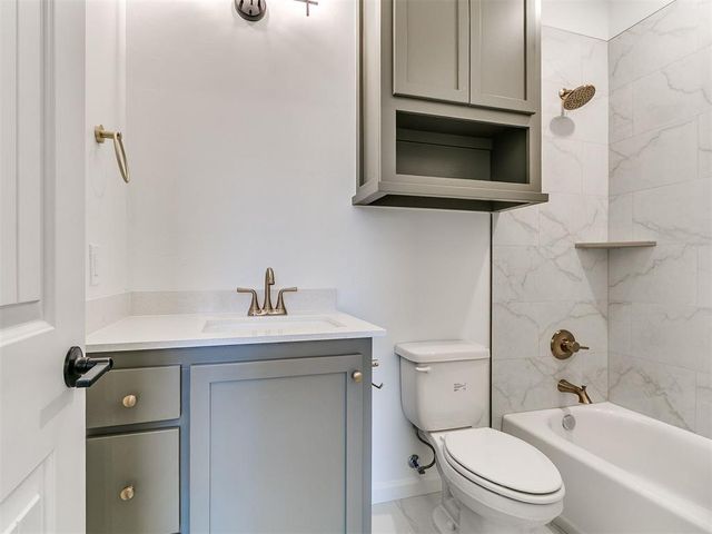 1901 Hollow Crest Court, Norman, OK 73071