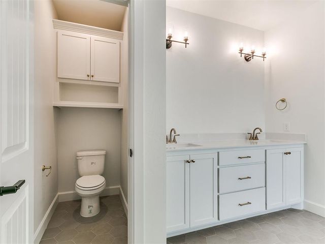 1901 Hollow Crest Court, Norman, OK 73071