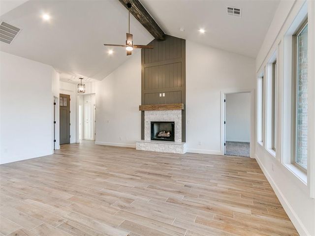 1901 Hollow Crest Court, Norman, OK 73071