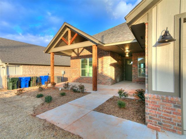 1901 Hollow Crest Court, Norman, OK 73071