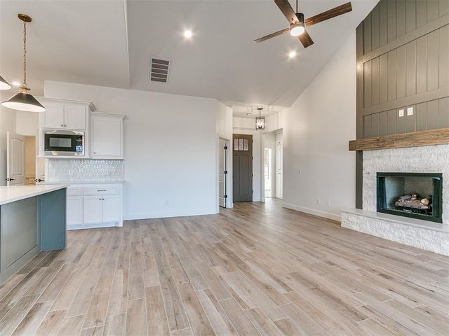 1901 Hollow Crest Court, Norman, OK 73071