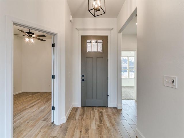 1901 Hollow Crest Court, Norman, OK 73071