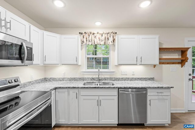12 FAIRWOOD PL, Palmyra, VA 22963