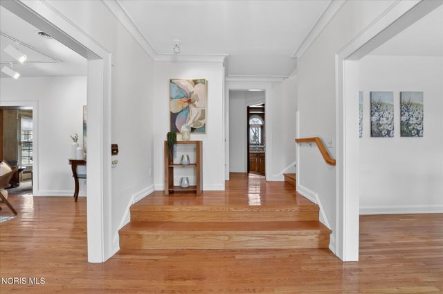 405 Forest Drive, Rossford, OH 43460