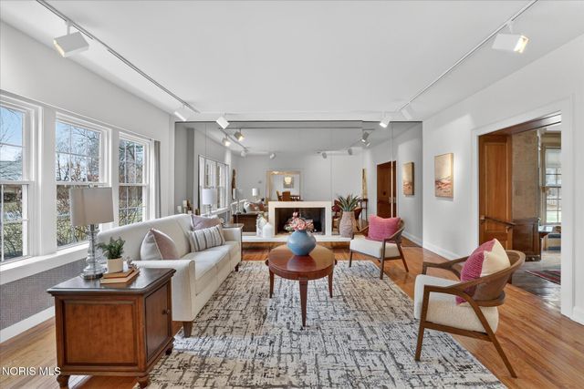 405 Forest Drive, Rossford, OH 43460