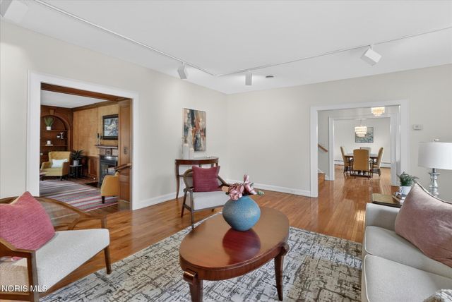 405 Forest Drive, Rossford, OH 43460