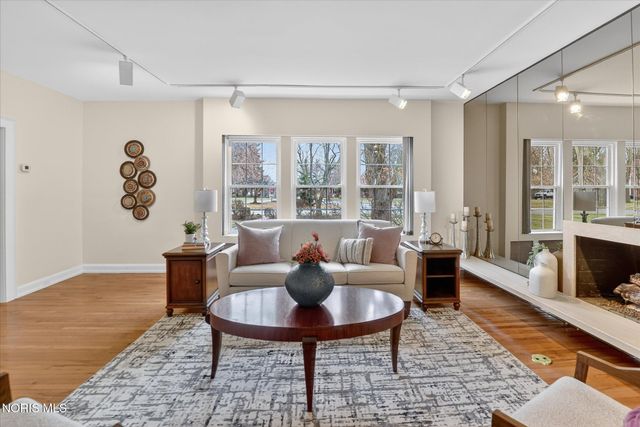 405 Forest Drive, Rossford, OH 43460