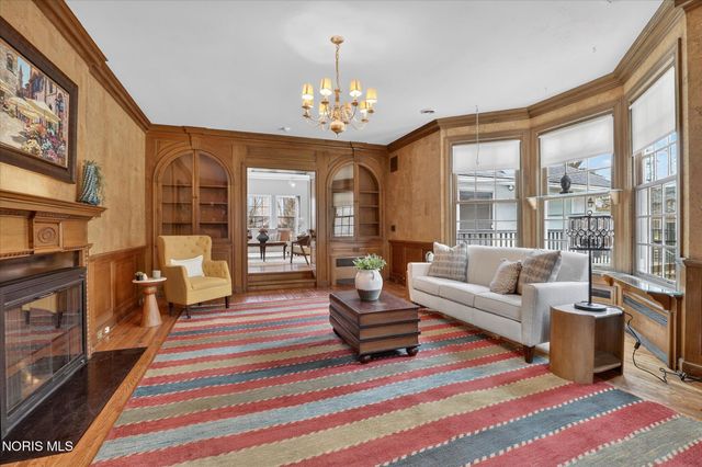 405 Forest Drive, Rossford, OH 43460