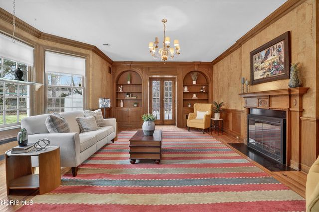 405 Forest Drive, Rossford, OH 43460